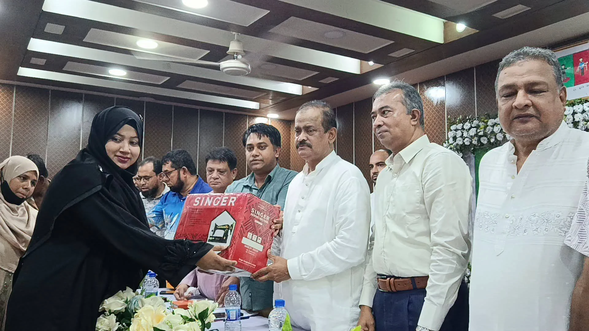 সরকারি দুস্থদের ত্রাণ সহায়তার তালিকায় বিএনপির দলীয় নেতাকর্মী